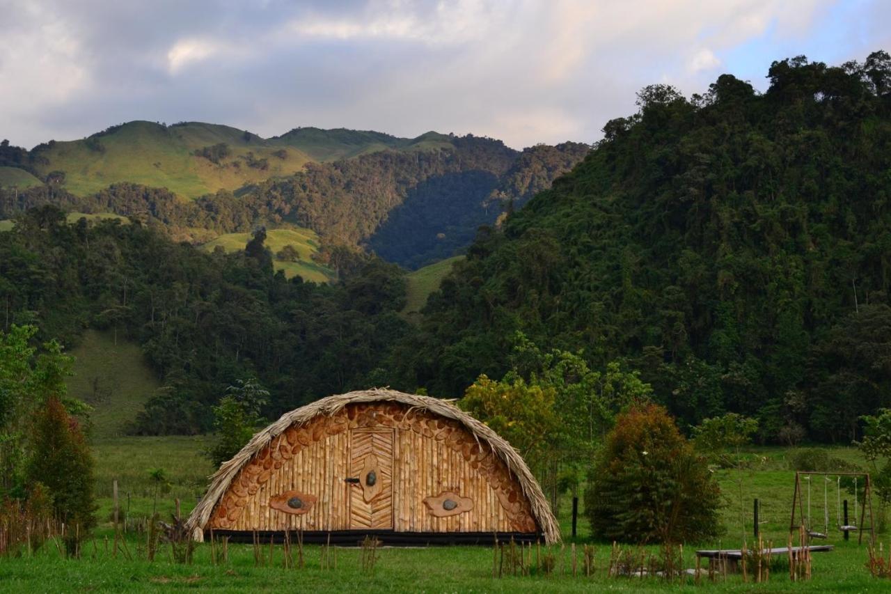 Hostal La Laguna Villamaría 外观 照片