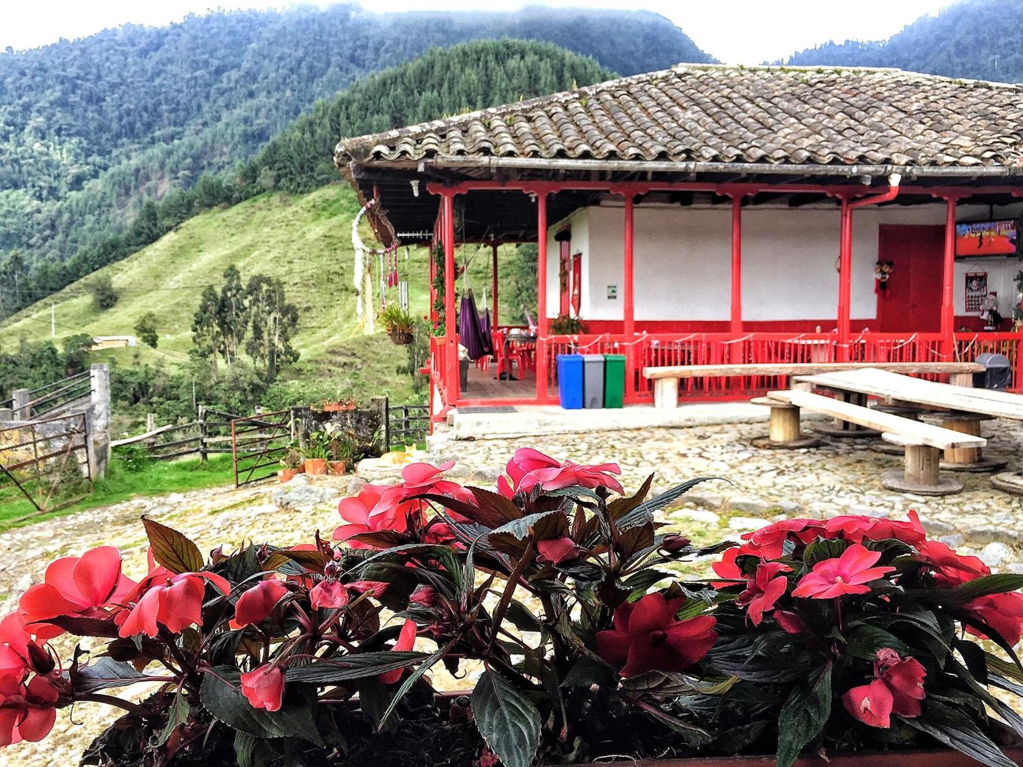 Hostal La Laguna Villamaría 外观 照片