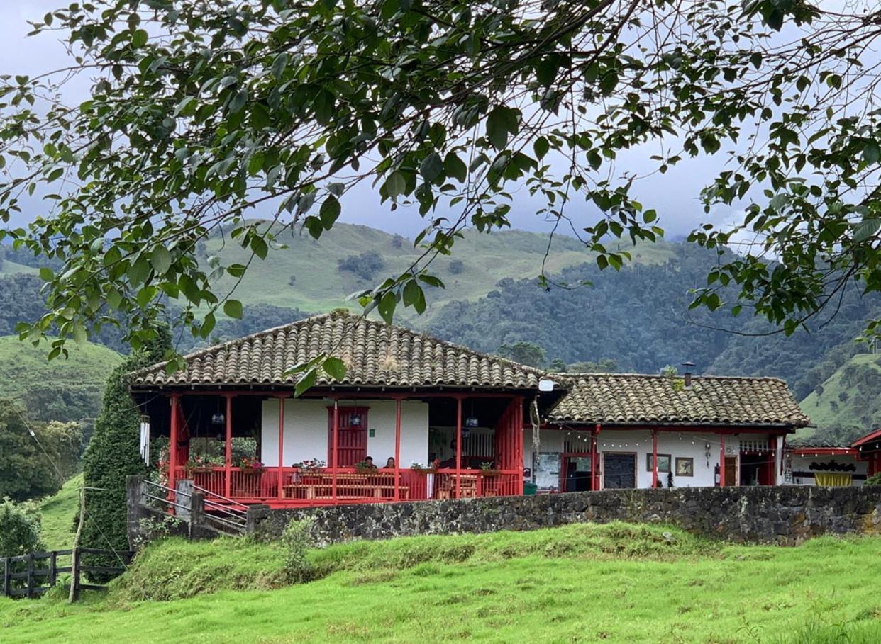 Hostal La Laguna Villamaría 外观 照片