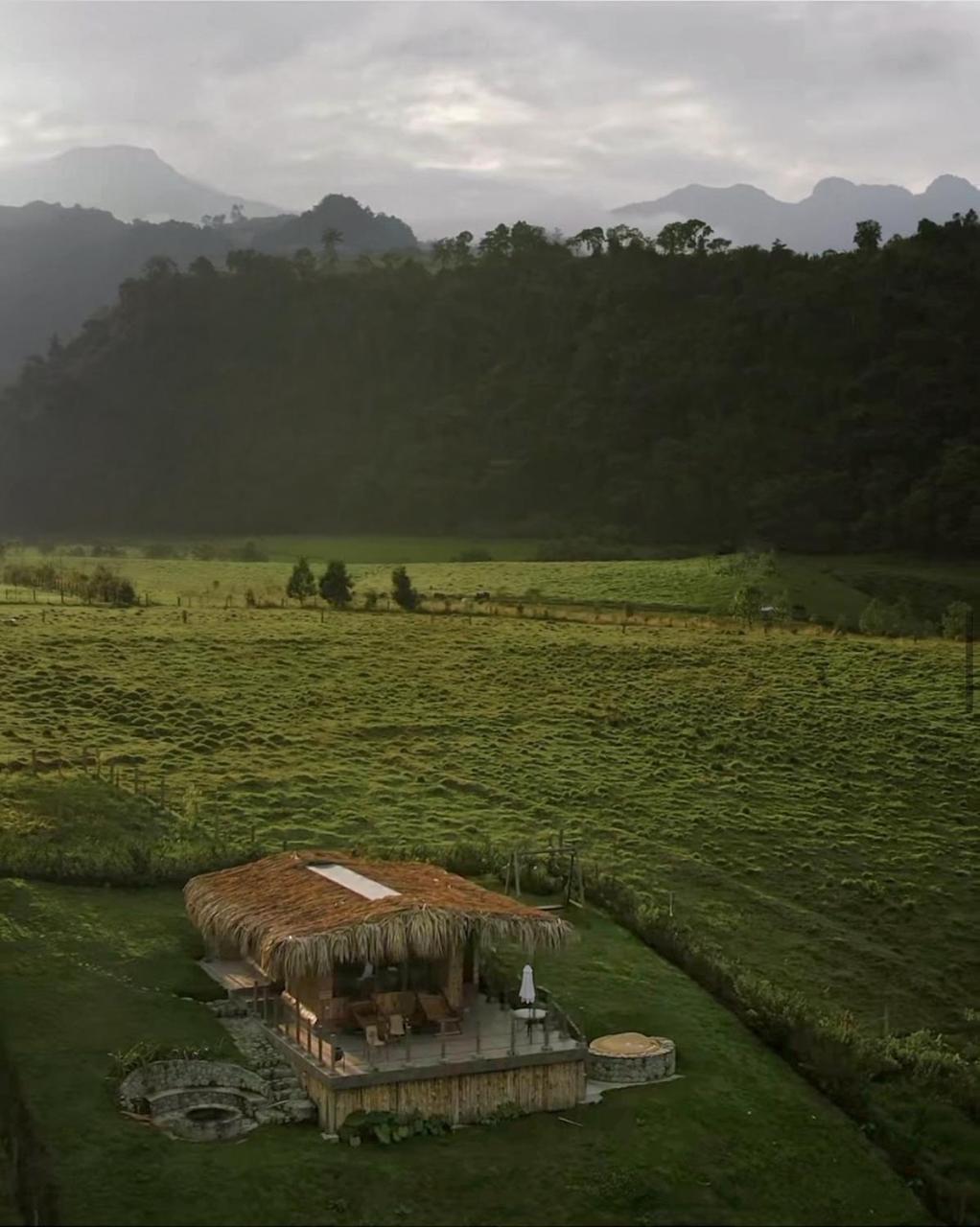 Hostal La Laguna Villamaría 外观 照片